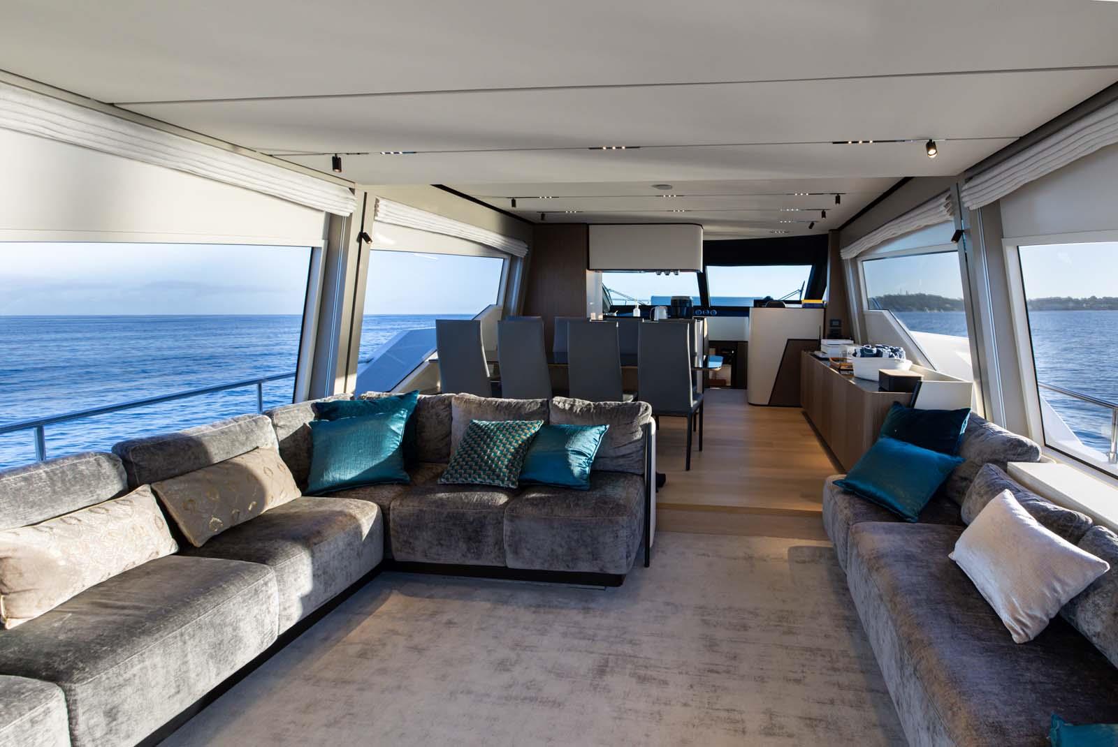 2022 FERRETTI YACHTS 720 